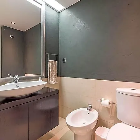 Da Rocha 2-bedroom With Parking Bay ホテル